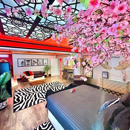 Beyond - Romantic Basement Apartment - Close To Beach - With Parking Bournemouth Exteriör bild